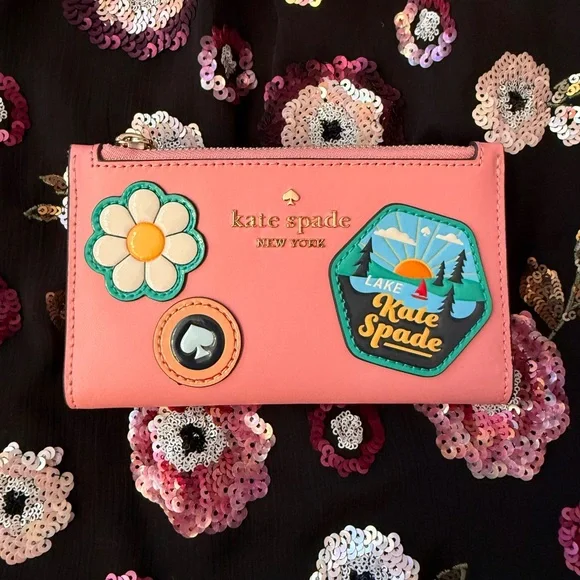 *SOLD* Kate Spade Day Tripper Small Slim Bifold Wallet - Picture 1 of 14